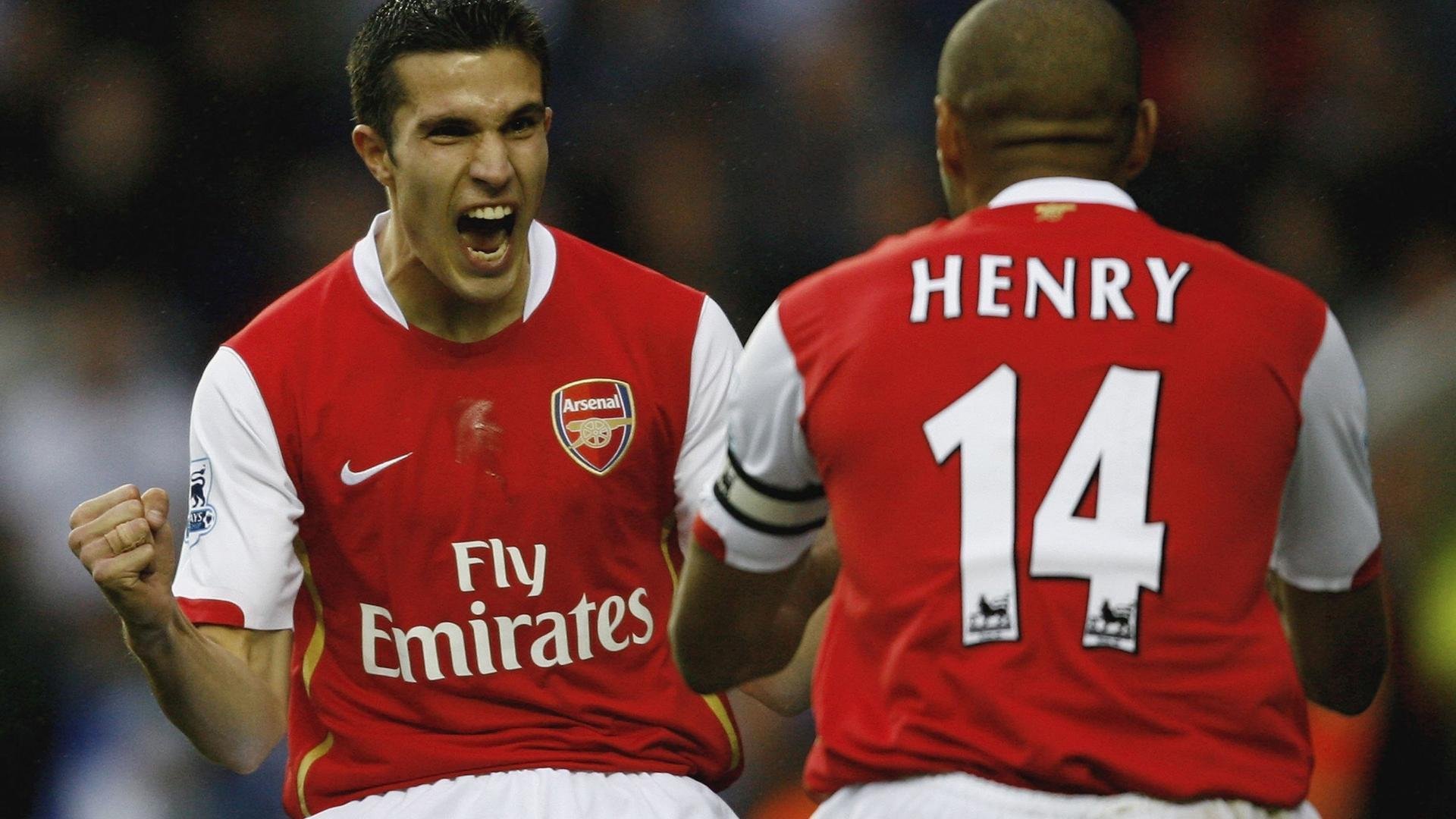 决赛门票一售而空,城市陷入狂欢氛围,决赛流程